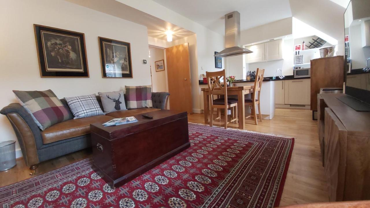Loch Ness Moat House Apartments Fort Augustus Ngoại thất bức ảnh