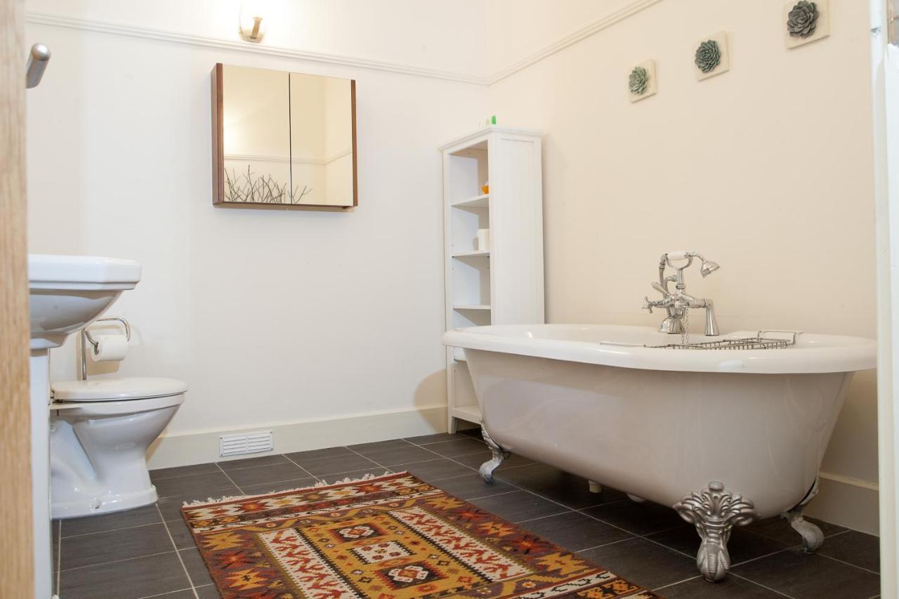 Loch Ness Moat House Apartments Fort Augustus Ngoại thất bức ảnh